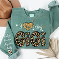 Custom Grandma Leopard Sweatshirt – Personalized I Love Being Gigi with Grandchildren’s Names Hoodie, Ideal Christmas Gift Printing Joy