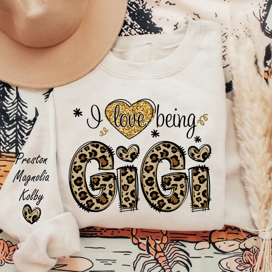 Custom Grandma Leopard Sweatshirt – Personalized I Love Being Gigi with Grandchildren’s Names Hoodie, Ideal Christmas Gift Printing Joy