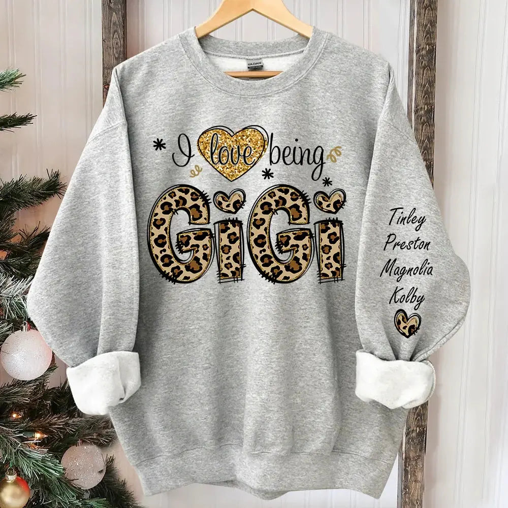 Custom Grandma Leopard Sweatshirt – Personalized I Love Being Gigi with Grandchildren’s Names Hoodie, Ideal Christmas Gift Printing Joy